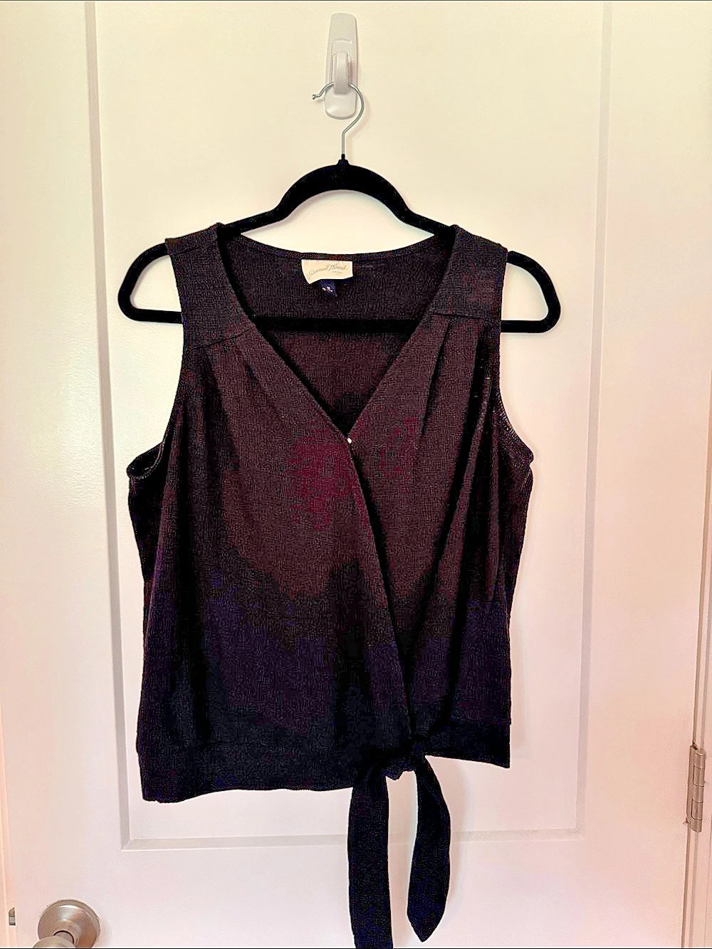Universal Thread Sleeveless Tie-Front Blouse in Black Size Medium Like New